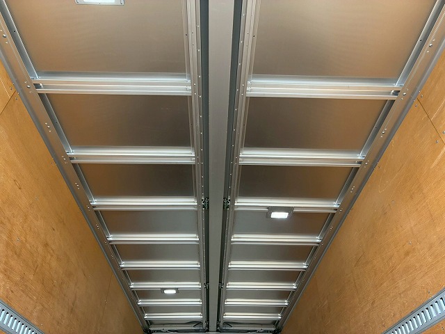 保証対象車フルキャブ日本フルハーフラッシング210馬力|中古トラックの販売・買取・査定のアイナビ