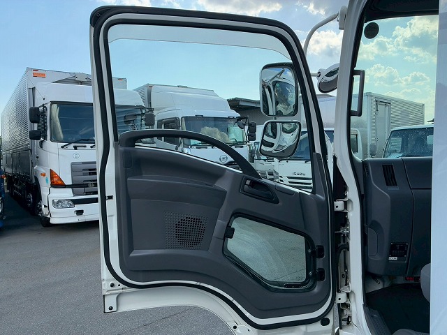 保証対象車フルキャブ日本フルハーフラッシング210馬力|中古トラックの販売・買取・査定のアイナビ