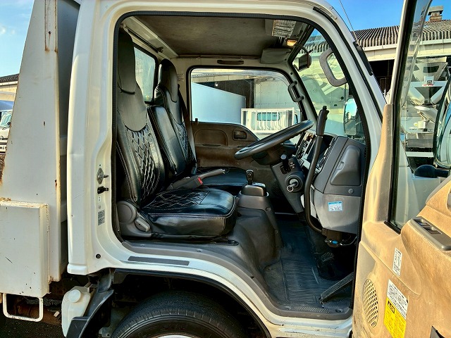 新明和工業フルフラットロースムーサーExAT2t5t土砂ダンプ|中古トラックの販売・買取・査定のアイナビ