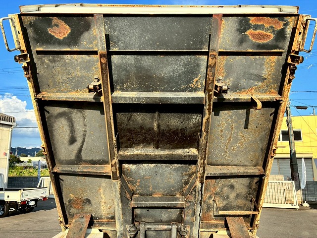 新明和工業フルフラットロースムーサーExAT2t5t土砂ダンプ|中古トラックの販売・買取・査定のアイナビ