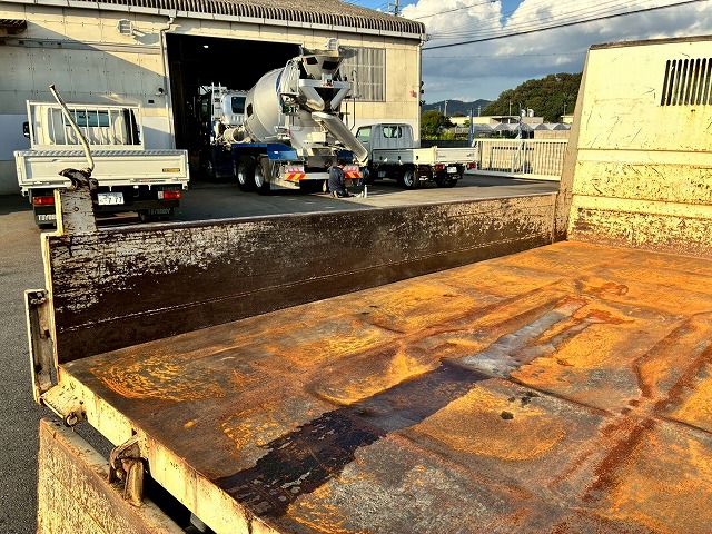 新明和工業フルフラットロースムーサーExAT2t5t土砂ダンプ|中古トラックの販売・買取・査定のアイナビ