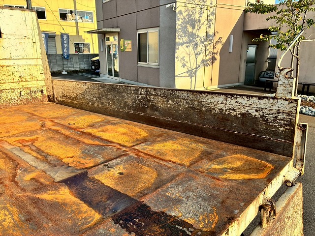 新明和工業フルフラットロースムーサーExAT2t5t土砂ダンプ|中古トラックの販売・買取・査定のアイナビ