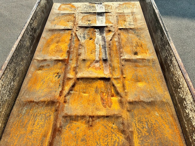 新明和工業フルフラットロースムーサーExAT2t5t土砂ダンプ|中古トラックの販売・買取・査定のアイナビ