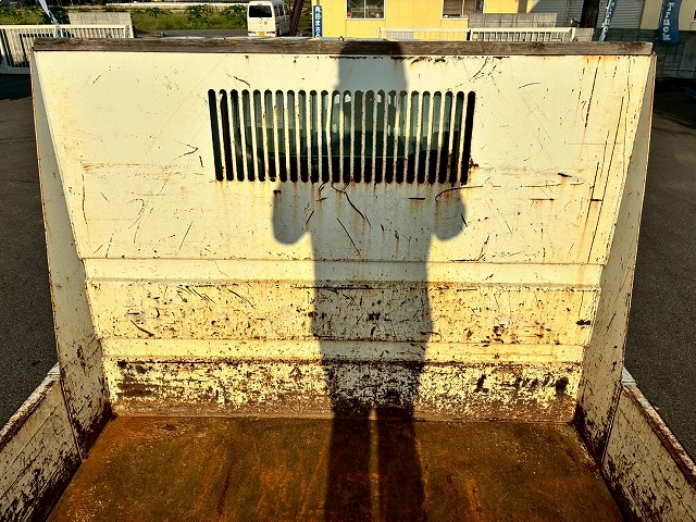 新明和工業フルフラットロースムーサーExAT2t5t土砂ダンプ|中古トラックの販売・買取・査定のアイナビ