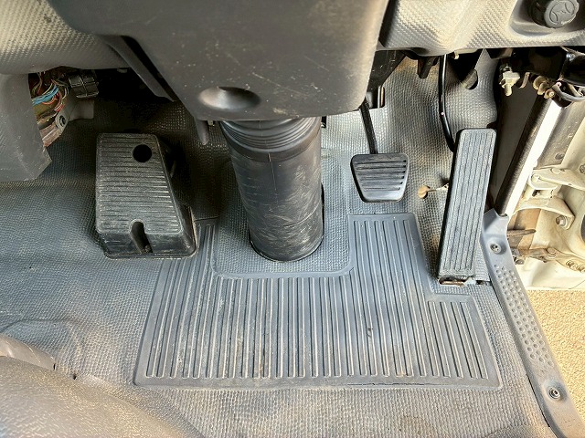 新明和工業フルフラットロースムーサーExAT2t5t土砂ダンプ|中古トラックの販売・買取・査定のアイナビ