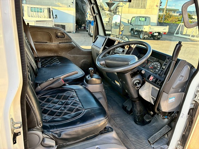 新明和工業フルフラットロースムーサーExAT2t5t土砂ダンプ|中古トラックの販売・買取・査定のアイナビ