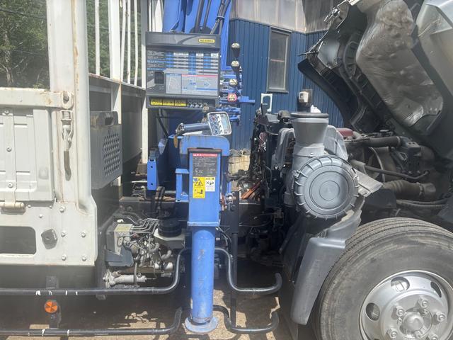 日野|中古トラックの販売・買取・査定のアイナビ