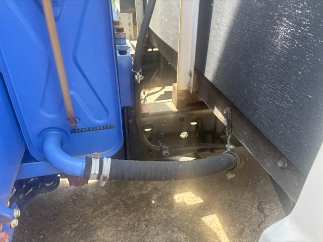 日野|中古トラックの販売・買取・査定のアイナビ