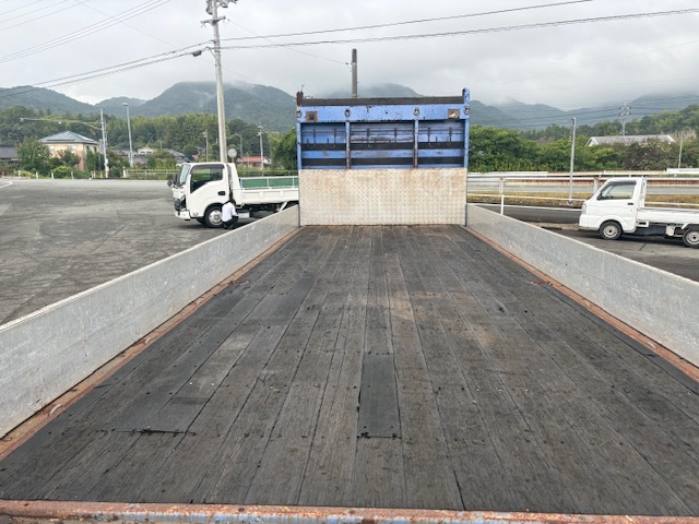 平成27年式 いすゞ アルミ平ボディー エアサス|中古トラックの販売・買取・査定のアイナビ