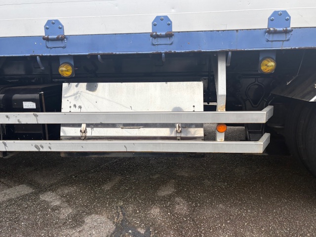 平成27年式 いすゞ アルミ平ボディー エアサス|中古トラックの販売・買取・査定のアイナビ