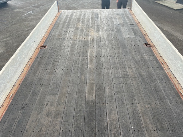 平成27年式 いすゞ アルミ平ボディー エアサス|中古トラックの販売・買取・査定のアイナビ