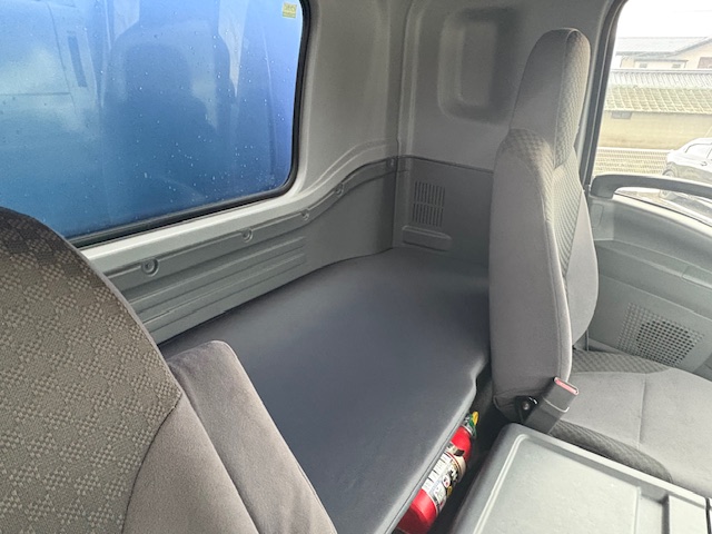 平成27年式 いすゞ アルミ平ボディー エアサス|中古トラックの販売・買取・査定のアイナビ