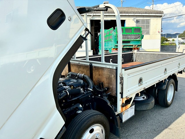 10尺ボディ標準幅150馬力6速MT5t限定・準中型免許|中古トラックの販売・買取・査定のアイナビ
