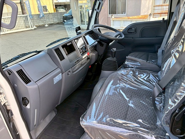 10尺ボディ標準幅150馬力6速MT5t限定・準中型免許|中古トラックの販売・買取・査定のアイナビ