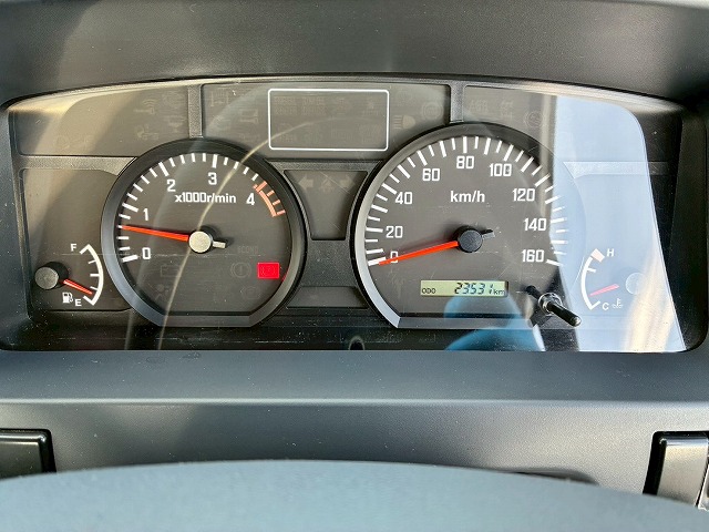 10尺ボディ標準幅150馬力6速MT5t限定・準中型免許|中古トラックの販売・買取・査定のアイナビ