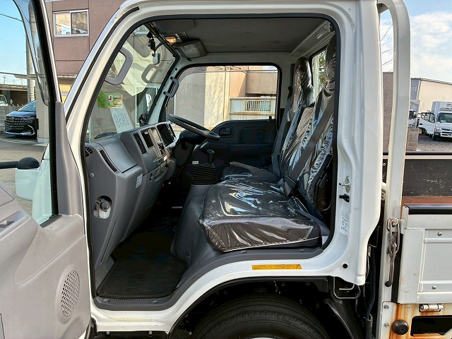 10尺ボディ標準幅150馬力6速MT5t限定・準中型免許|中古トラックの販売・買取・査定のアイナビ