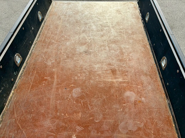 10尺ボディ標準幅150馬力6速MT5t限定・準中型免許|中古トラックの販売・買取・査定のアイナビ