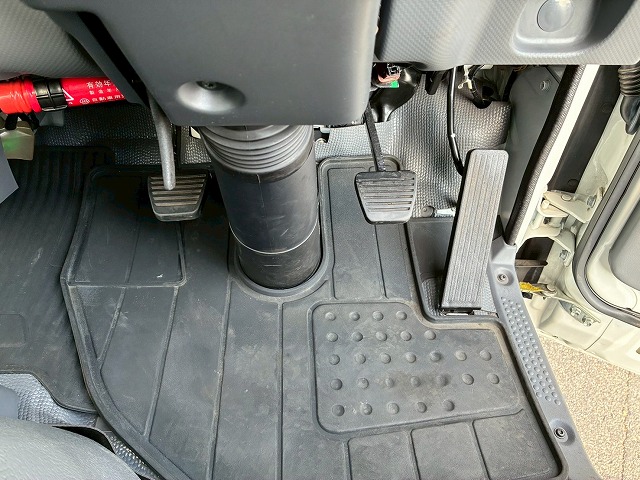 10尺ボディ標準幅150馬力6速MT5t限定・準中型免許|中古トラックの販売・買取・査定のアイナビ