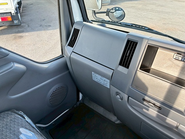 10尺ボディ標準幅150馬力6速MT5t限定・準中型免許|中古トラックの販売・買取・査定のアイナビ