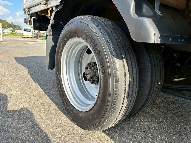 10尺ボディ標準幅150馬力6速MT5t限定・準中型免許|中古トラックの販売・買取・査定のアイナビ