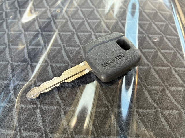 10尺ボディ標準幅150馬力6速MT5t限定・準中型免許|中古トラックの販売・買取・査定のアイナビ