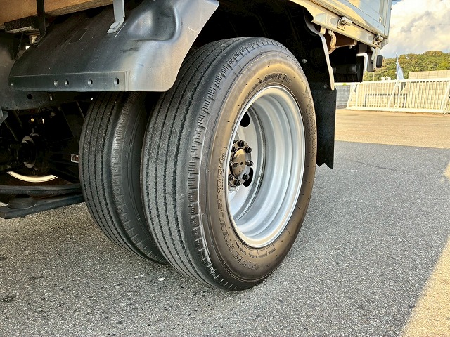 10尺ボディ標準幅150馬力6速MT5t限定・準中型免許|中古トラックの販売・買取・査定のアイナビ