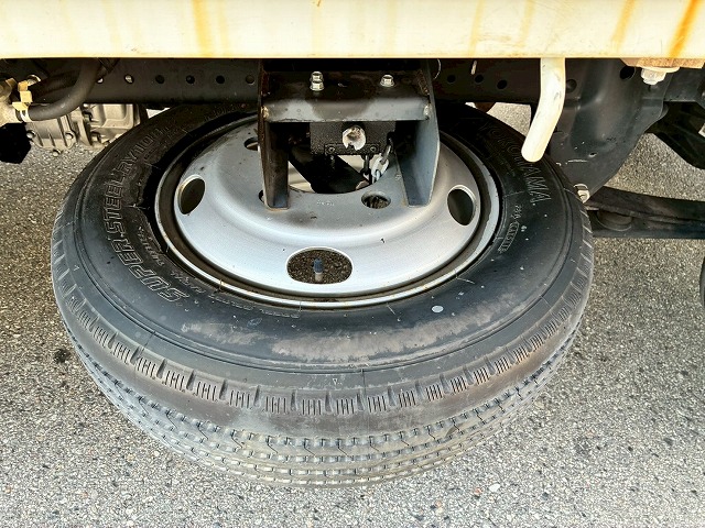 10尺ボディ標準幅150馬力6速MT5t限定・準中型免許|中古トラックの販売・買取・査定のアイナビ