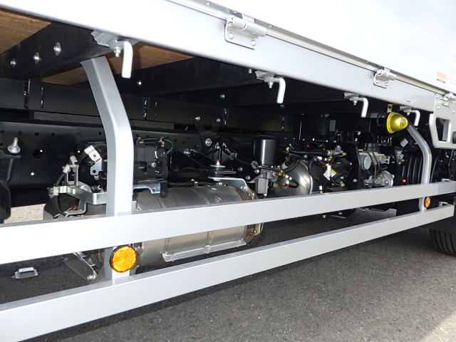 日野 令和7年式 5方開 アルミ平ボディ 車検付き|中古トラックの販売・買取・査定のアイナビ