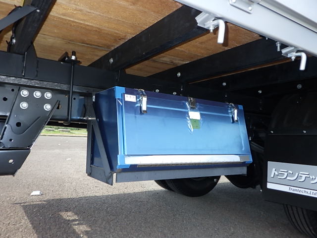 日野 令和7年式 5方開 アルミ平ボディ 車検付き|中古トラックの販売・買取・査定のアイナビ