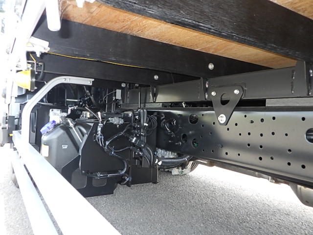 日野 令和7年式 5方開 アルミ平ボディ 車検付き|中古トラックの販売・買取・査定のアイナビ