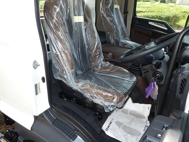 日野 令和7年式 5方開 アルミ平ボディ 車検付き|中古トラックの販売・買取・査定のアイナビ