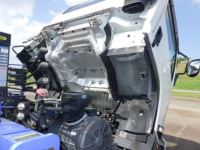 いすゞ 令和1年式 クレーン付き平ボディ 車検付き|中古トラックの販売・買取・査定のアイナビ