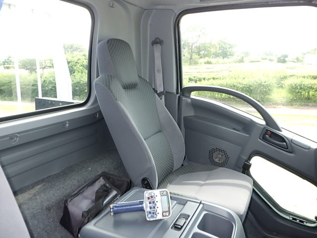 いすゞ 令和1年式 クレーン付き平ボディ 車検付き|中古トラックの販売・買取・査定のアイナビ