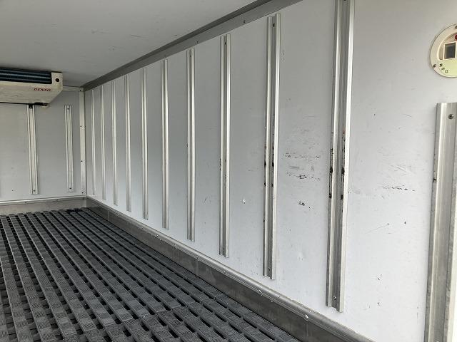 マツダ バン車|中古トラックの販売・買取・査定のアイナビ