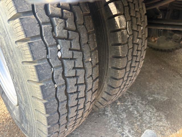 日野|中古トラックの販売・買取・査定のアイナビ