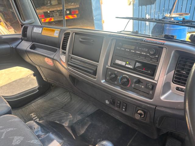 日野|中古トラックの販売・買取・査定のアイナビ