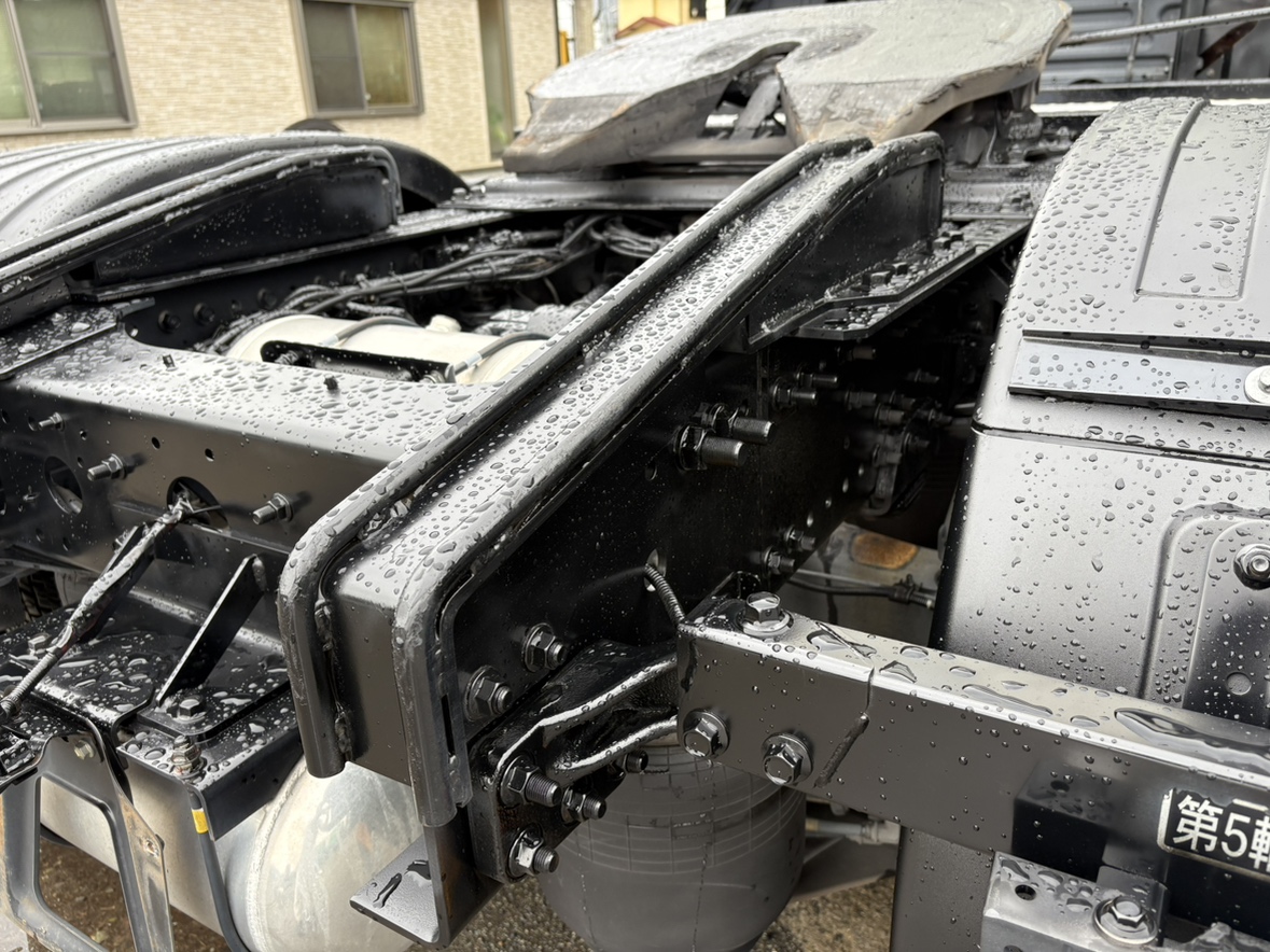 R1年式7速MTトラクタハイグレード車検R8.9まで|中古トラックの販売・買取・査定のアイナビ