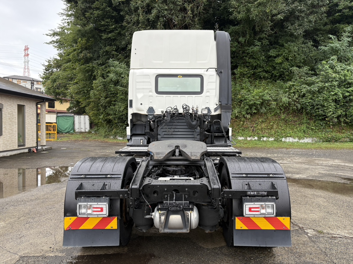 R1年式7速MTトラクタハイグレード車検R8.9まで|中古トラックの販売・買取・査定のアイナビ