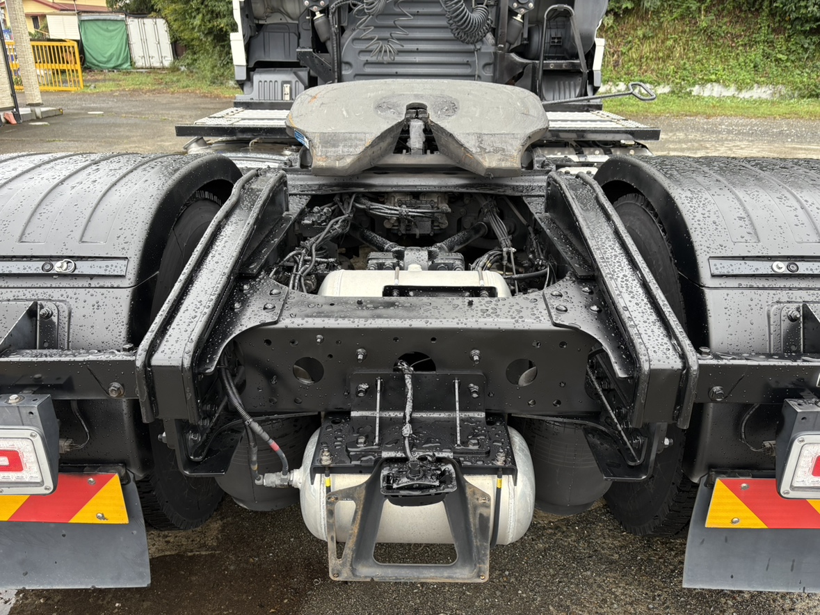 R1年式7速MTトラクタハイグレード車検R8.9まで|中古トラックの販売・買取・査定のアイナビ