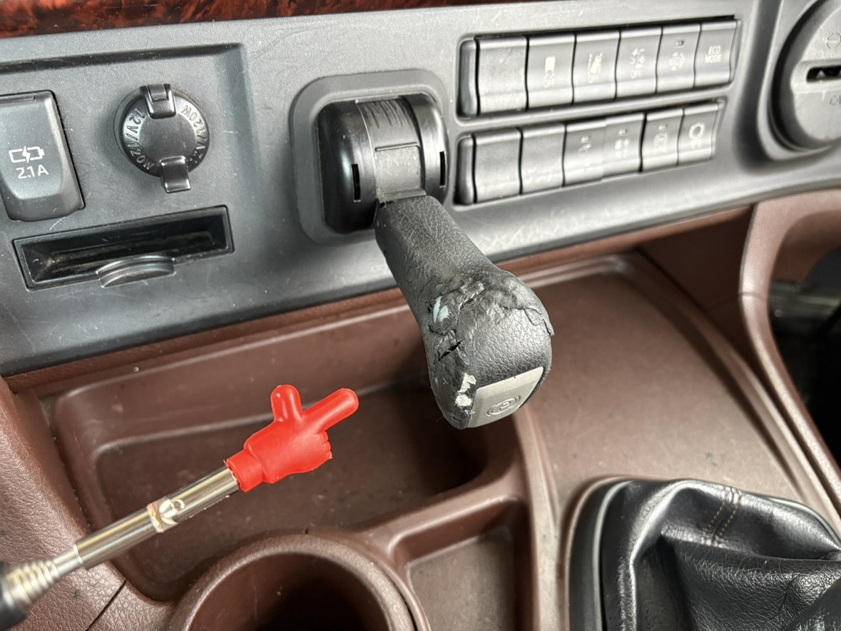 R1年式7速MTトラクタハイグレード車検R8.9まで|中古トラックの販売・買取・査定のアイナビ