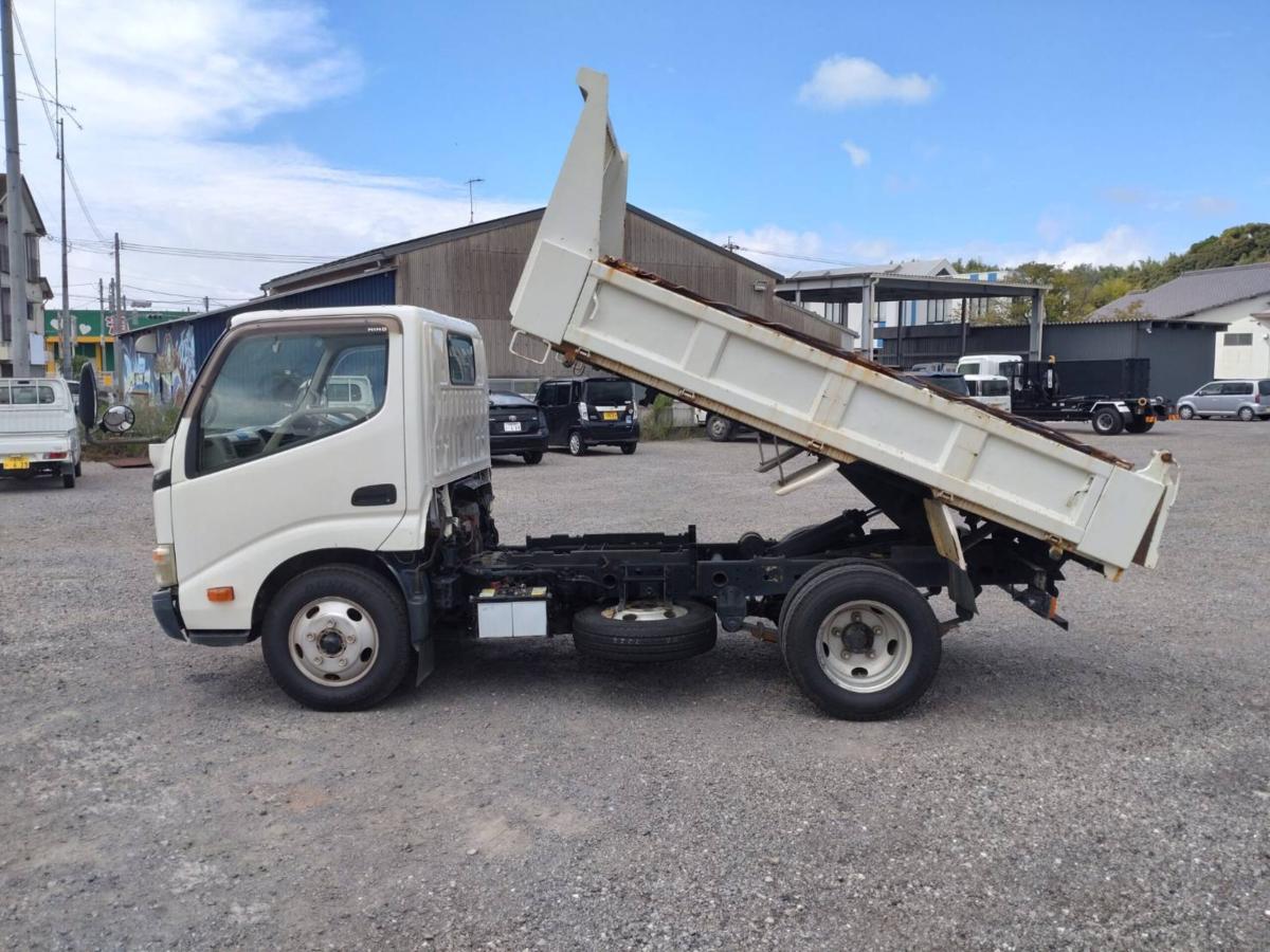 日野自動車 デュトロ　3tダンプ　積載量3000kg　全低床　三方開|中古トラックの販売・買取・査定のアイナビ