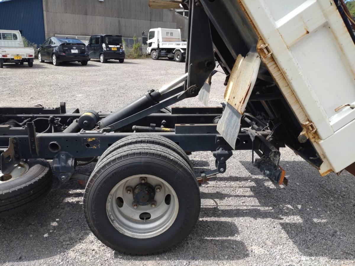 日野自動車 デュトロ　3tダンプ　積載量3000kg　全低床　三方開|中古トラックの販売・買取・査定のアイナビ