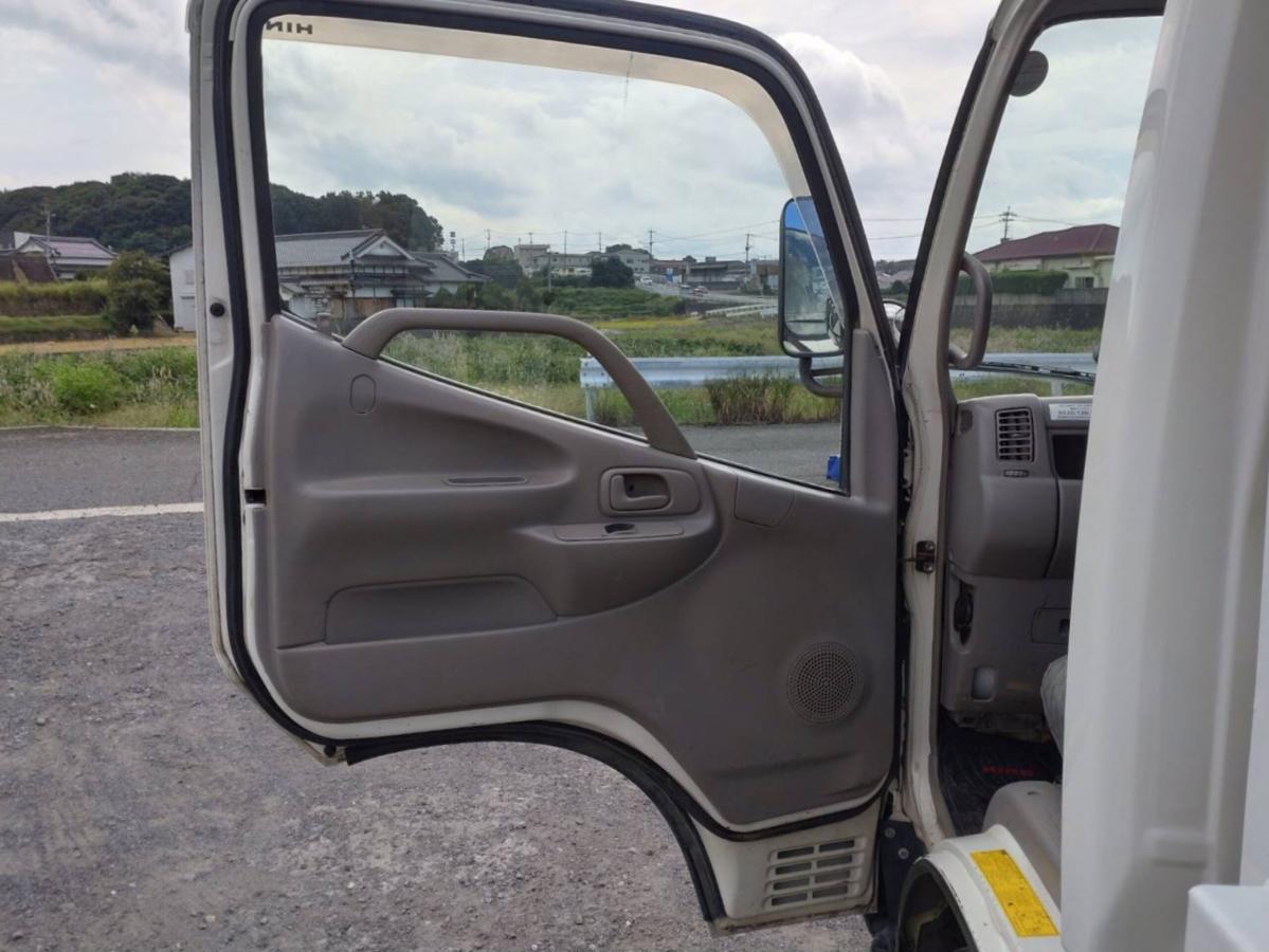 日野自動車 デュトロ　3tダンプ　積載量3000kg　全低床　三方開|中古トラックの販売・買取・査定のアイナビ