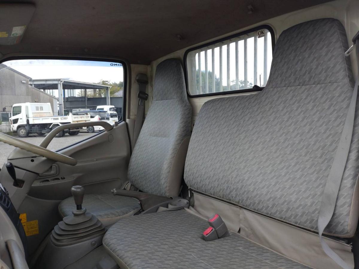 日野自動車 デュトロ　3tダンプ　積載量3000kg　全低床　三方開|中古トラックの販売・買取・査定のアイナビ