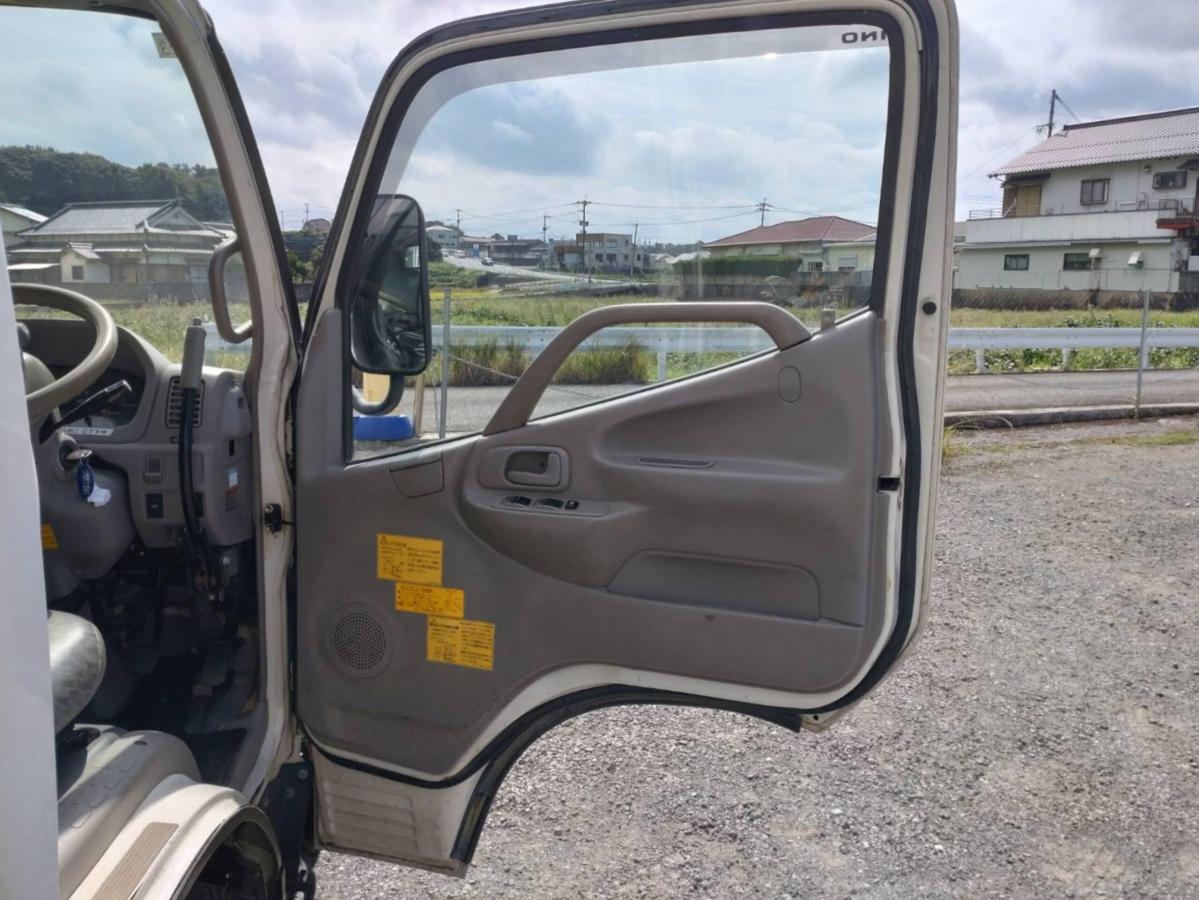 日野自動車 デュトロ　3tダンプ　積載量3000kg　全低床　三方開|中古トラックの販売・買取・査定のアイナビ