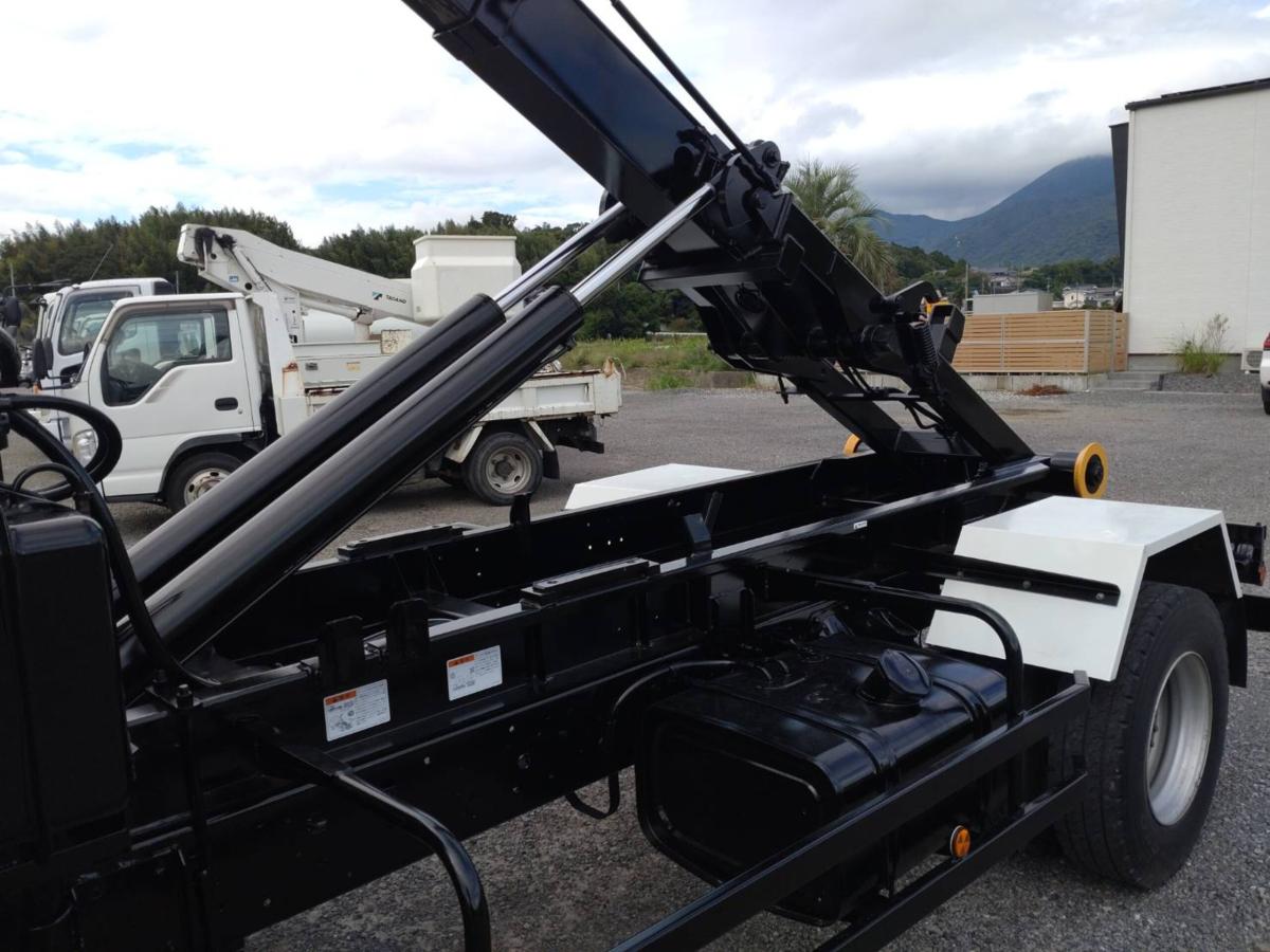 日野自動車レンジャーアームロール Wシリンダ|中古トラックの販売・買取・査定のアイナビ