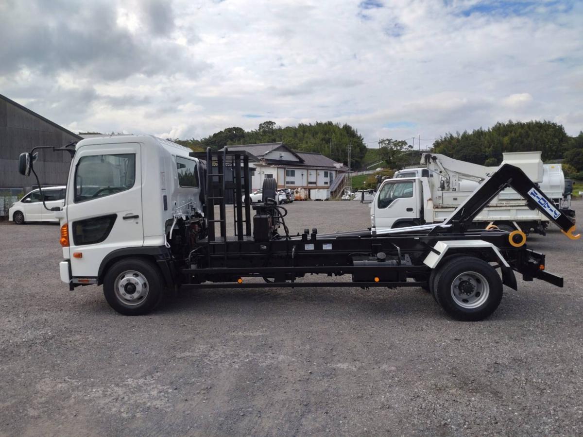 日野自動車レンジャーアームロール Wシリンダ|中古トラックの販売・買取・査定のアイナビ