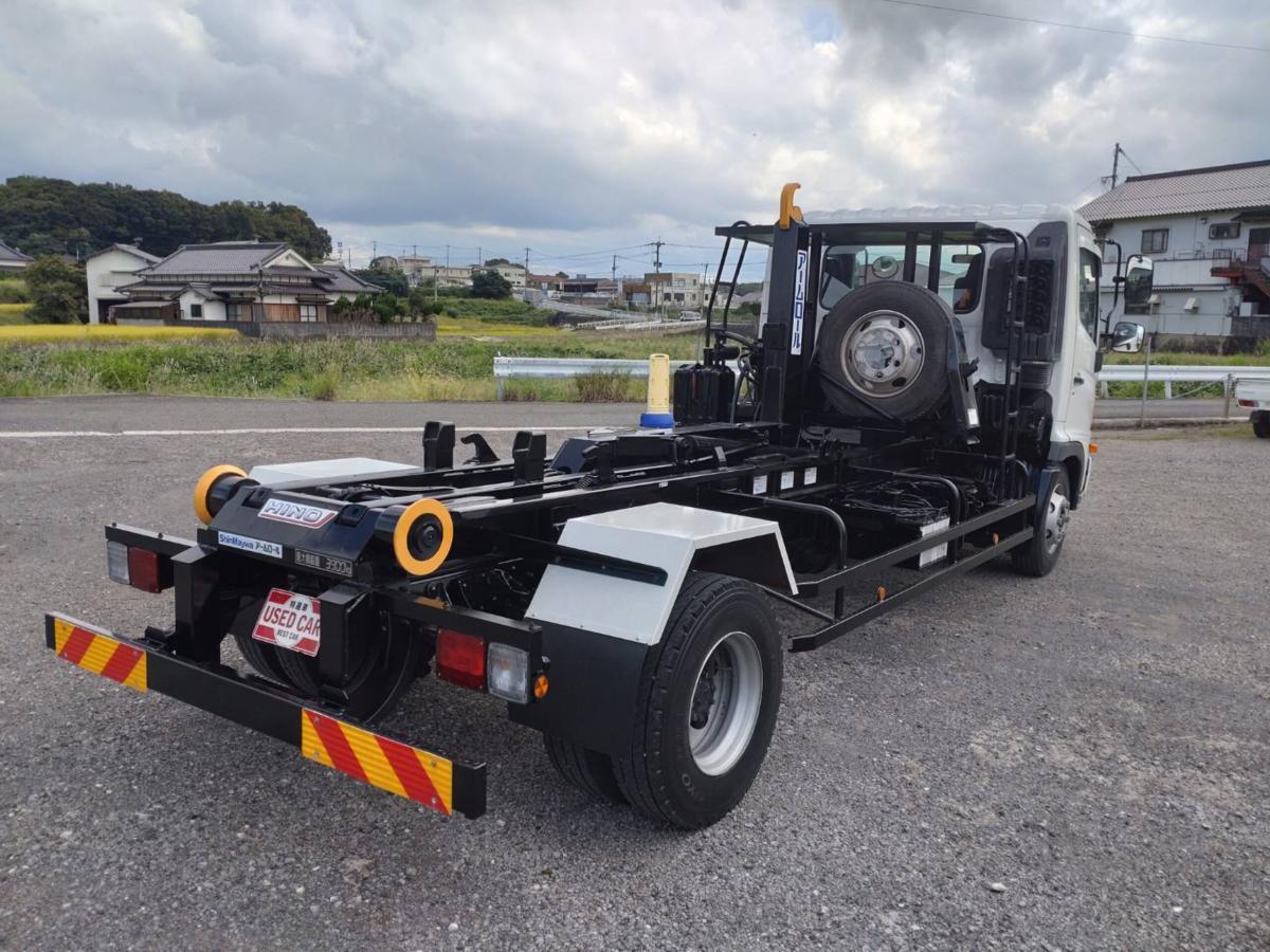 日野自動車レンジャーアームロール Wシリンダ|中古トラックの販売・買取・査定のアイナビ