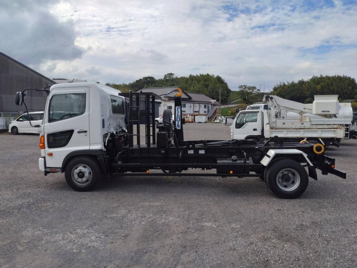 日野自動車レンジャーアームロール Wシリンダ|中古トラックの販売・買取・査定のアイナビ