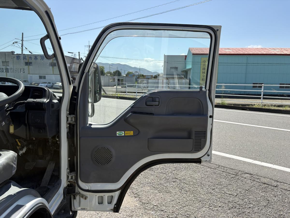 H17タイタン Wキャブ 4WD|中古トラックの販売・買取・査定のアイナビ